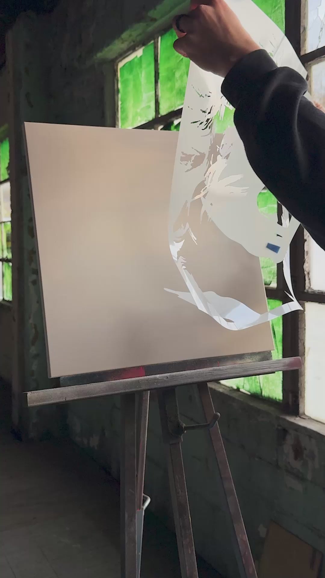 spray painting Please, Carol canvas in action with stencils